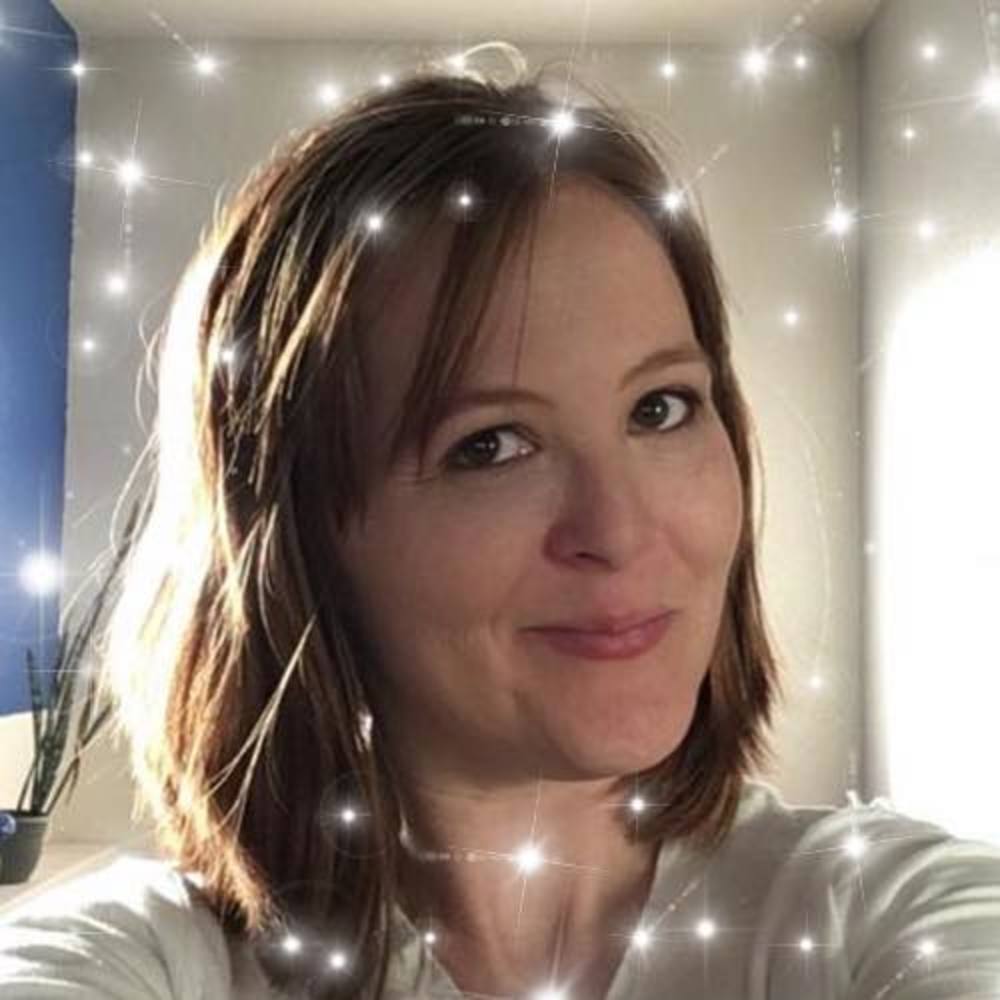 Meet your Posher, Rina